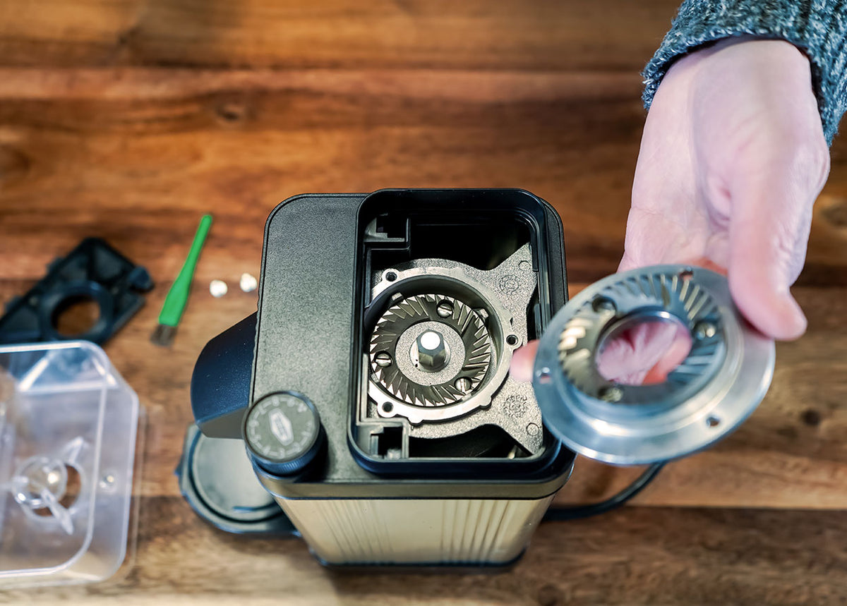 A look inside the coffee grinder