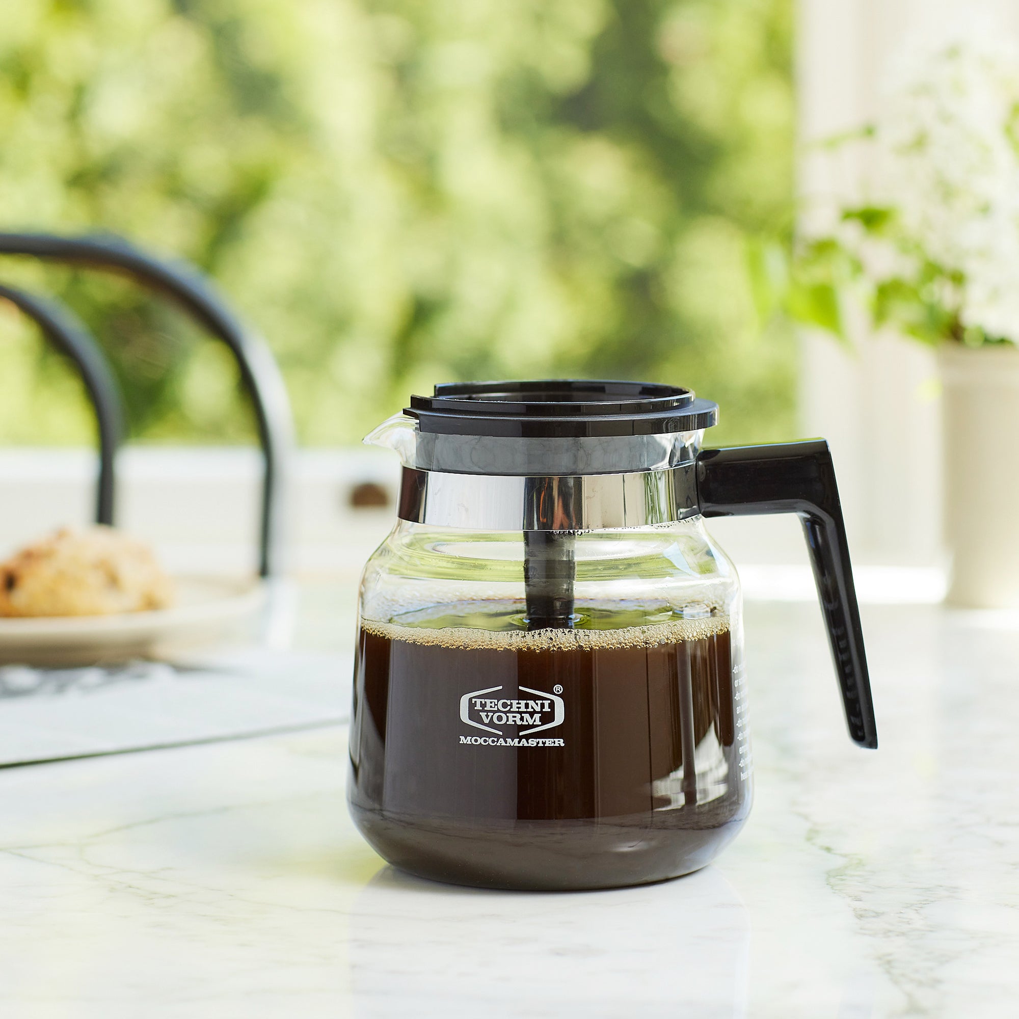 Glass coffee carafe for a Moccamaster KB coffee brewer.