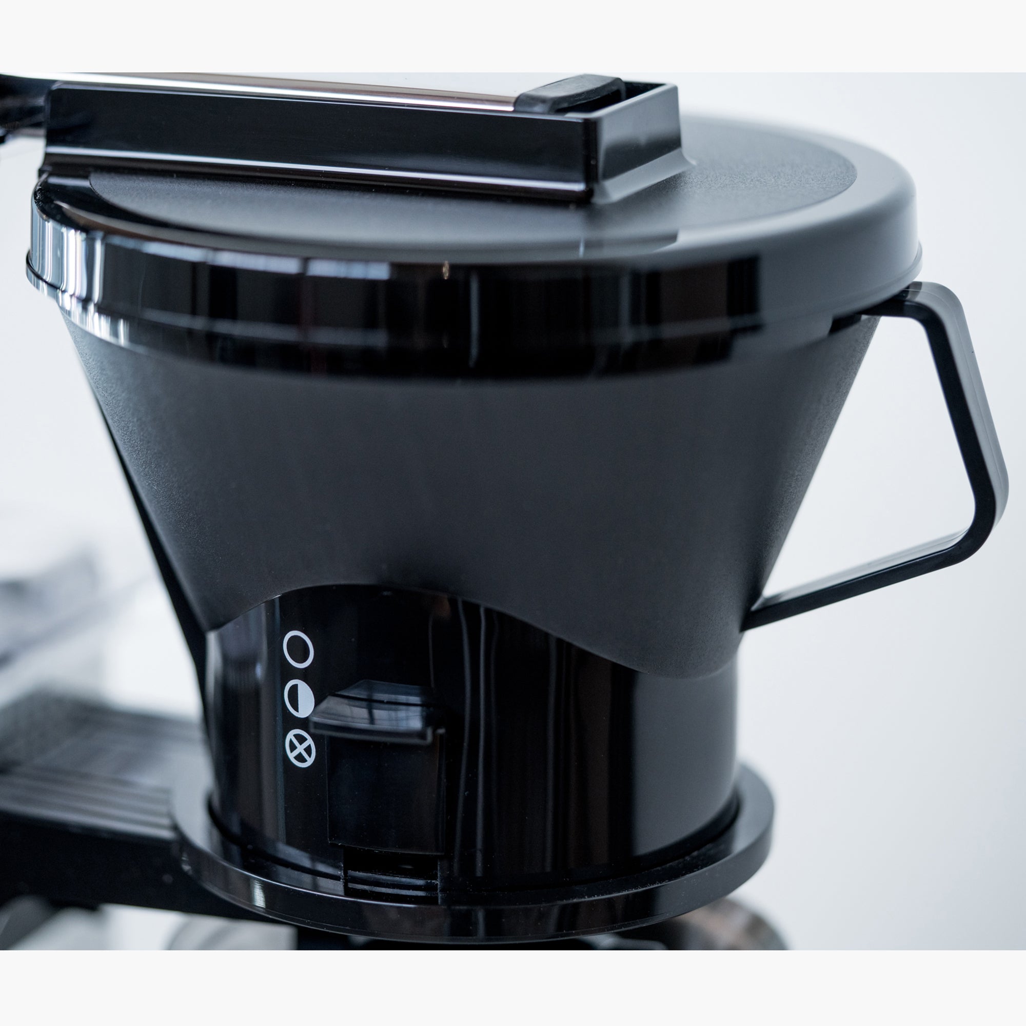 Manual-Adjust Drip-Stop Coffee Maker: Shop Moccamaster KBTS Brewer